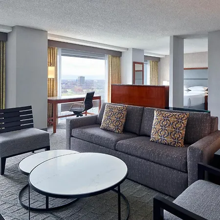 Sheraton Kansas City Hotel At Crown Center Exterior photo