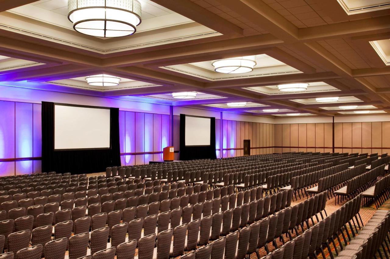 Sheraton Kansas At Crown Center Hotel