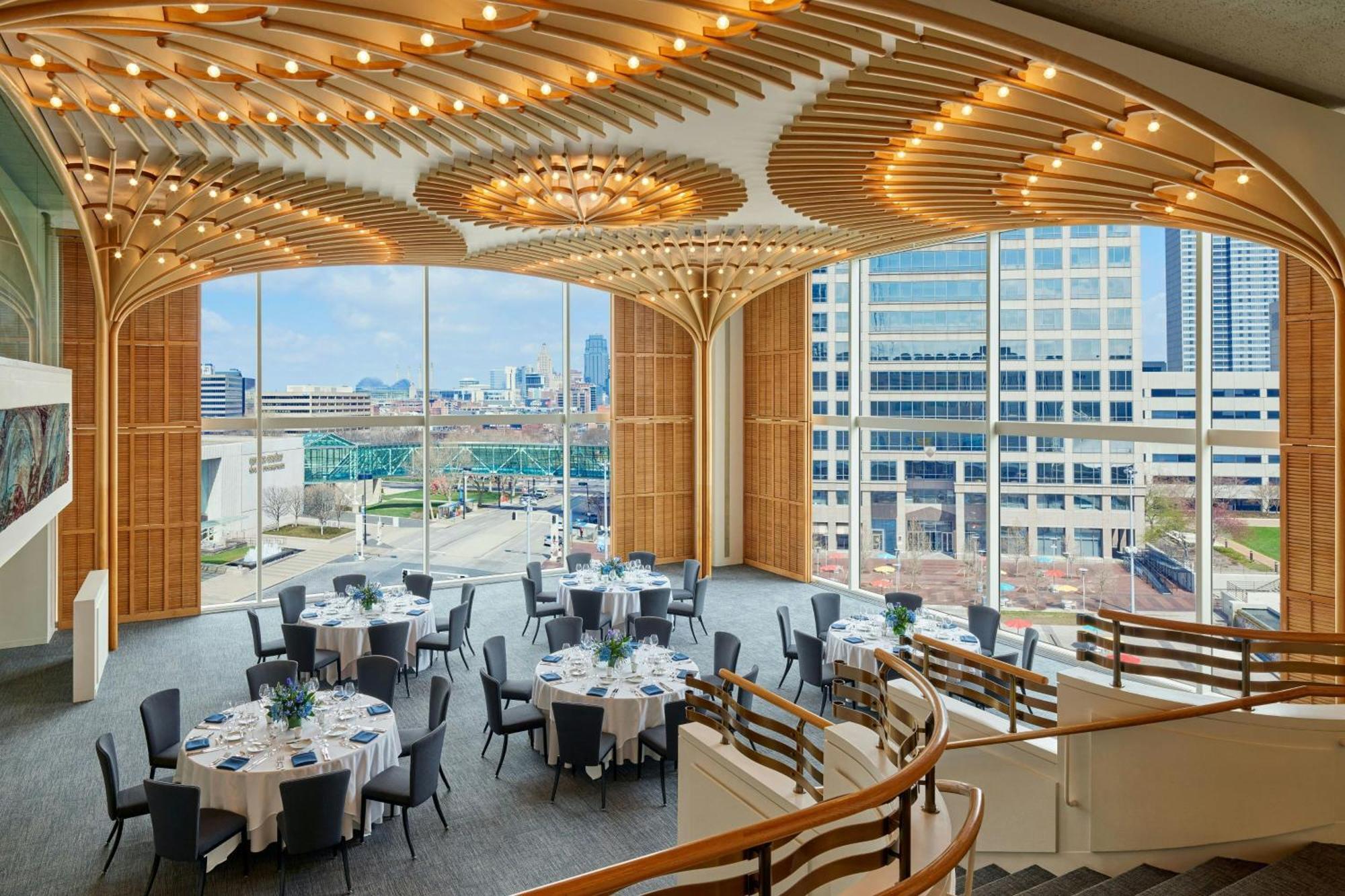 Sheraton Kansas At Crown Center Hotel 4*